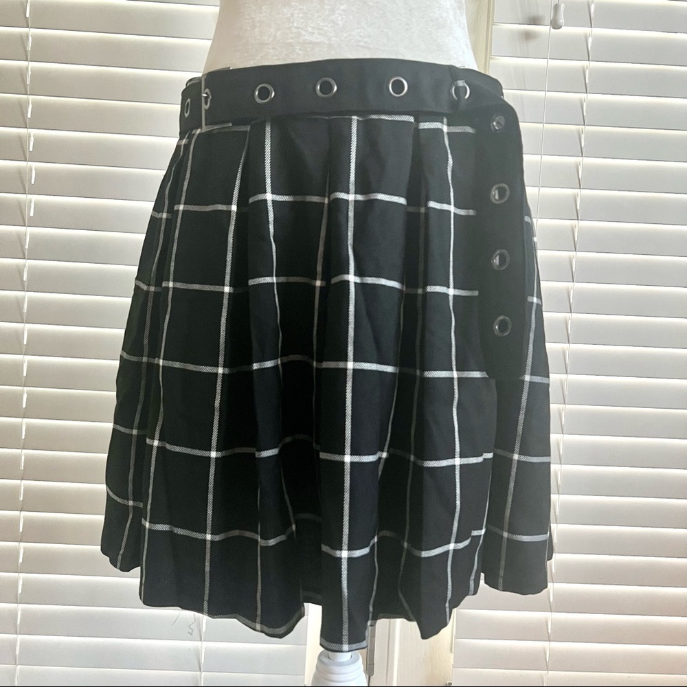 Hot Topic Sz Large Pleated Plaid Black White Skater School Skirt Belted Waist